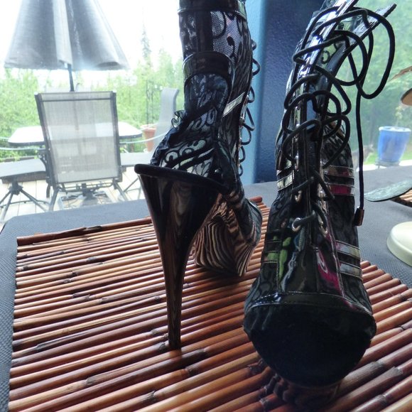 QUIRKY WICCA BLACK LACE GOTH VAMPIRE VICTORIAN HIGH HEEL PLATFORM BOOTIES 8.5 - Picture 2 of 8